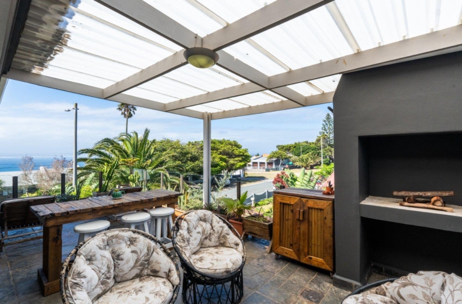 4 Bedroom Property for Sale in Linkside Western Cape